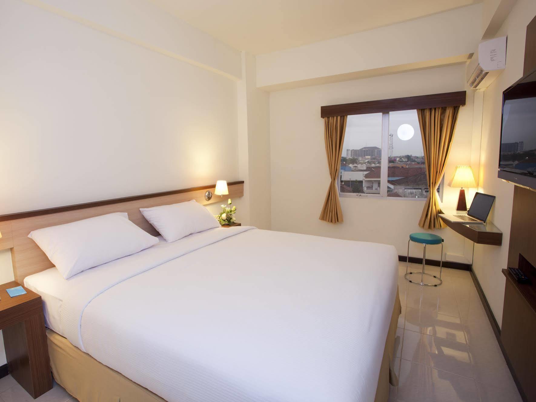 Everyday Smart Hotel - Malang Exterior foto